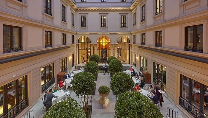 01milan fine dining seta courtyard 01