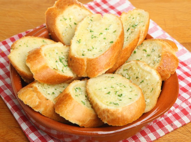 06Garlic bread