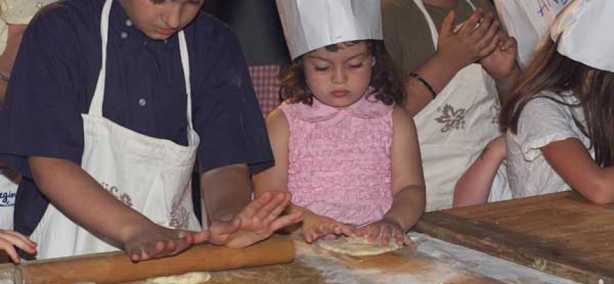 Bambini che preparano la piadina 864x400 c