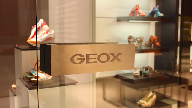 01Geox store