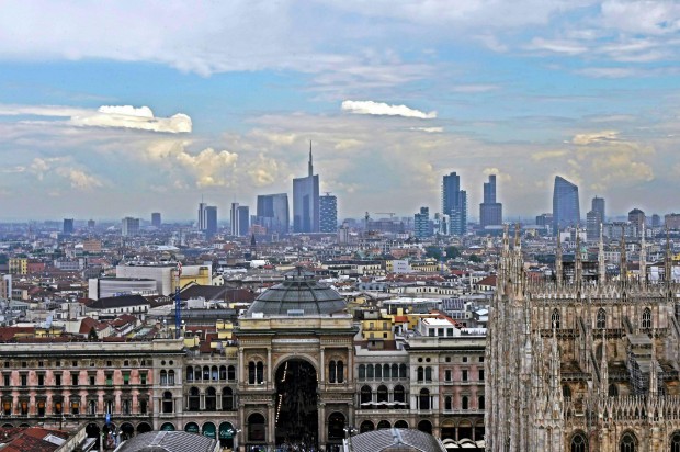 01Milano skyline