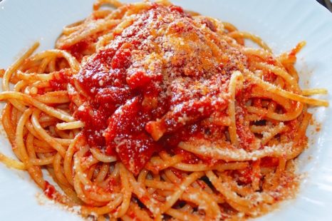 01piatto di spaghetti alla amatriciana