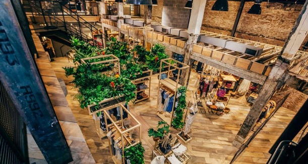 01retailers reinvented store