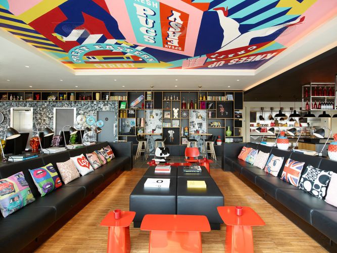 01citizenm shoreditch art hotel london