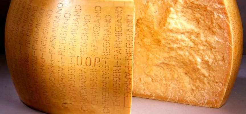 Parmigiano-Reggiano-DOP-864x400 c